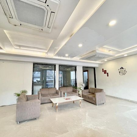 Hotel Rudraksh ! Varanasi !Fully-Air-Conditioned Hotel At Prime Location With Parking Availability, Near Kashi Vishwanath Temple, And Ganga Ghat 2 エクステリア 写真
