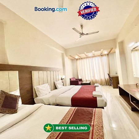 Hotel Rudraksh ! Varanasi !Fully-Air-Conditioned Hotel At Prime Location With Parking Availability, Near Kashi Vishwanath Temple, And Ganga Ghat 2 エクステリア 写真